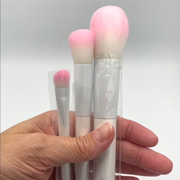 Crown, Makeup Brushes 3pc Pro Brush Trio White & Pink New - Picture 7 of 7
